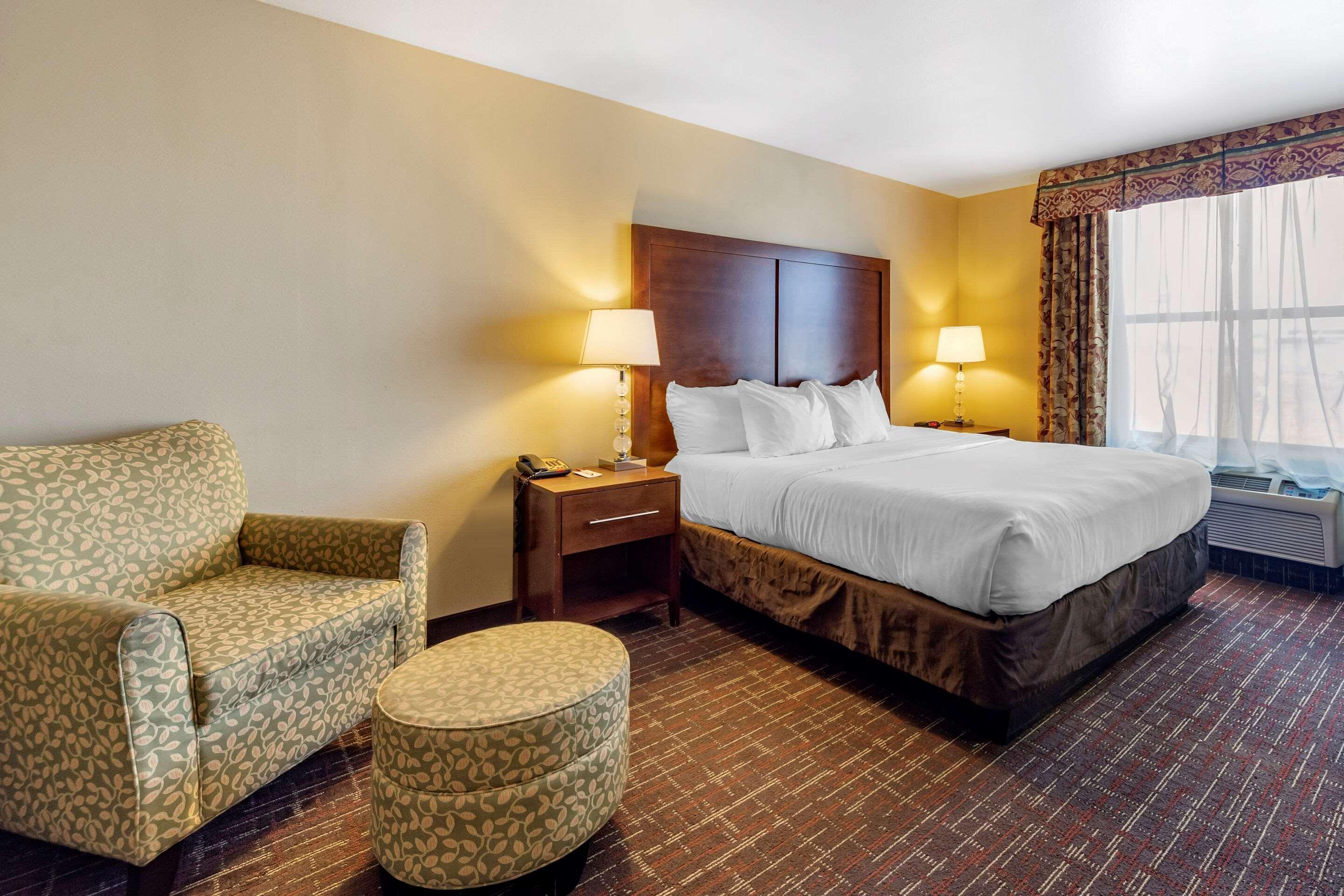 Comfort Inn & Suites Shawnee North Near I-40 Екстериор снимка