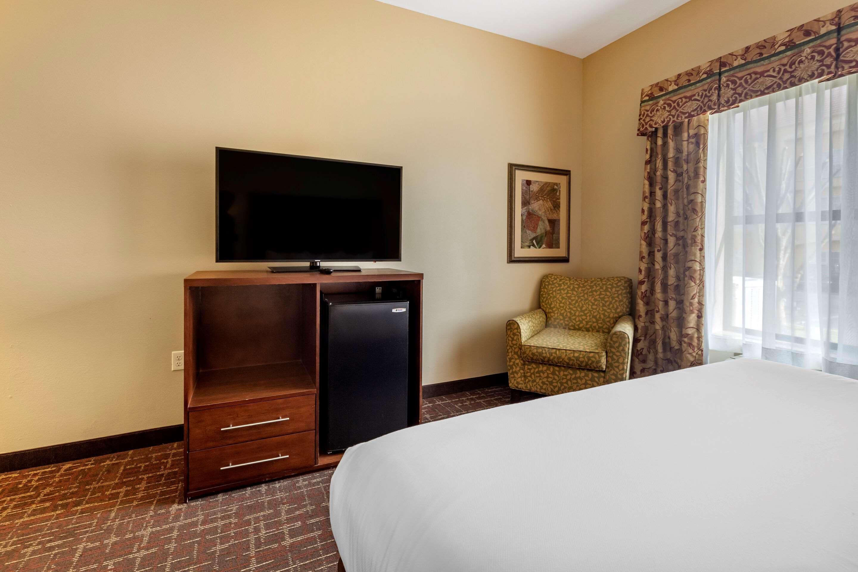 Comfort Inn & Suites Shawnee North Near I-40 Екстериор снимка