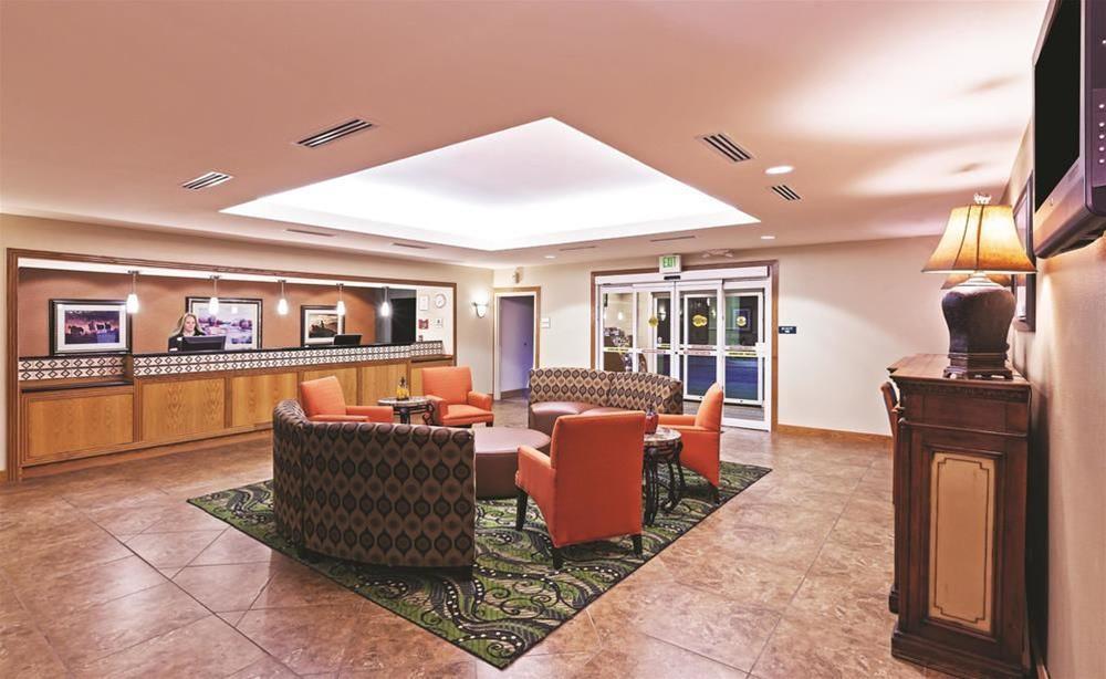 Comfort Inn & Suites Shawnee North Near I-40 Екстериор снимка