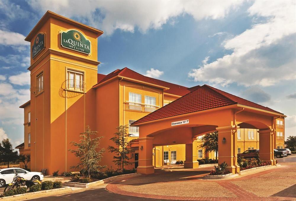 Comfort Inn & Suites Shawnee North Near I-40 Екстериор снимка