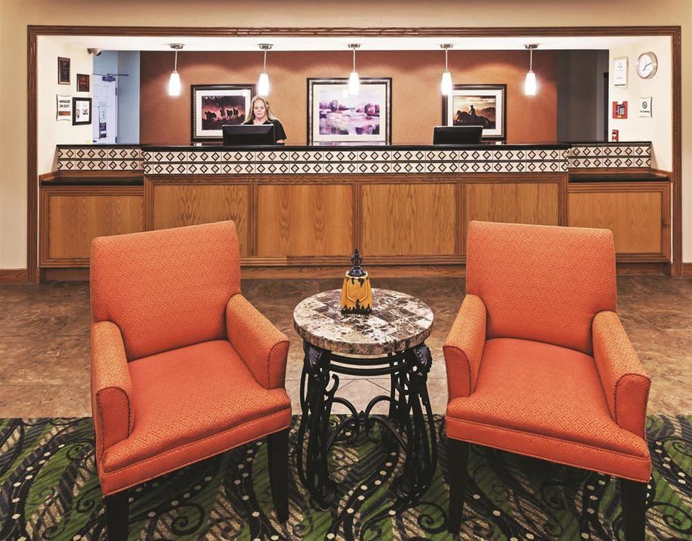 Comfort Inn & Suites Shawnee North Near I-40 Екстериор снимка